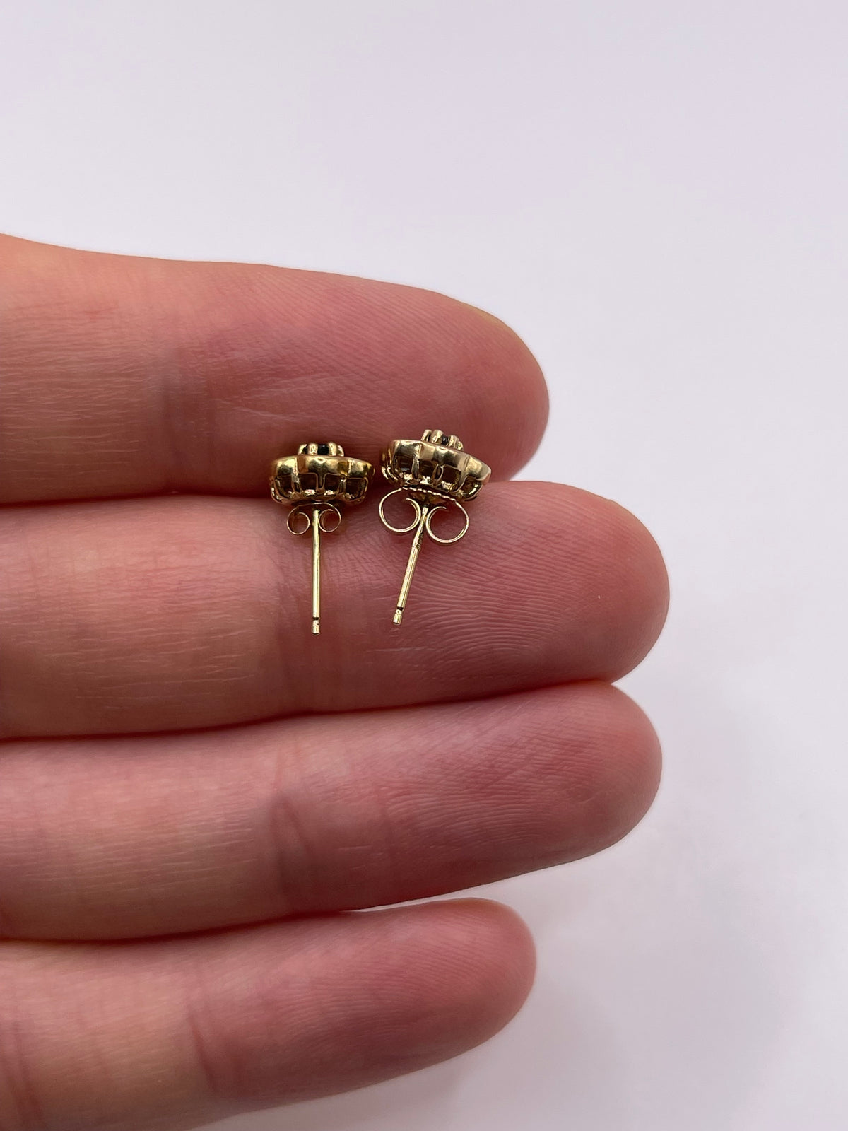 9ct gold sapphire earrings