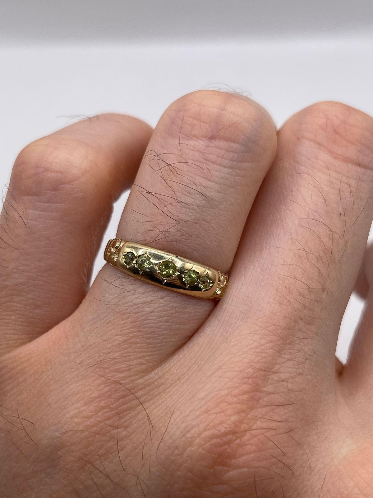 9ct gold peridot gypsy ring