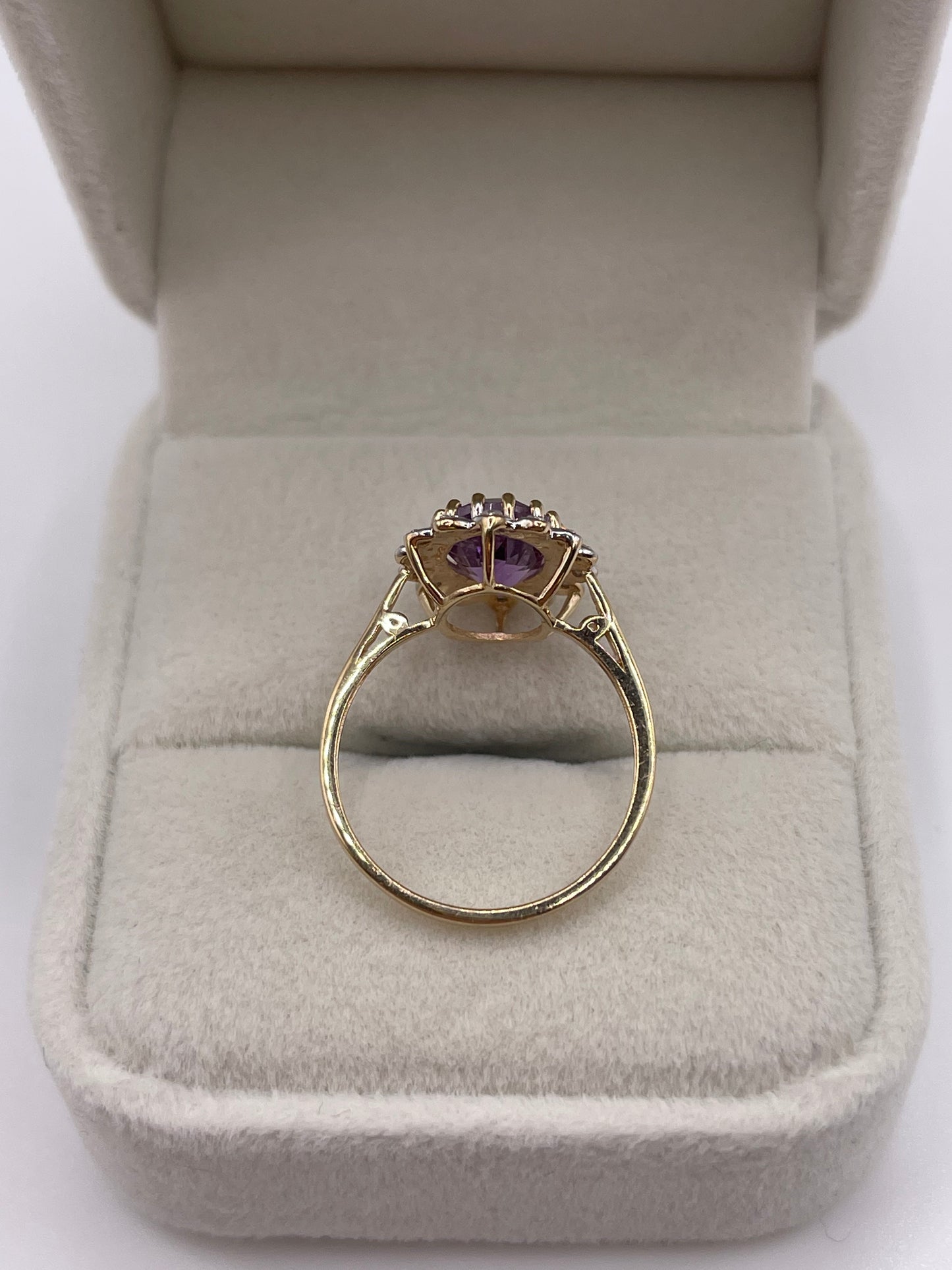 9ct gold amethyst and diamond ring