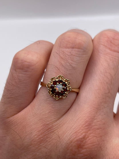 9ct gold garnet and opal ring