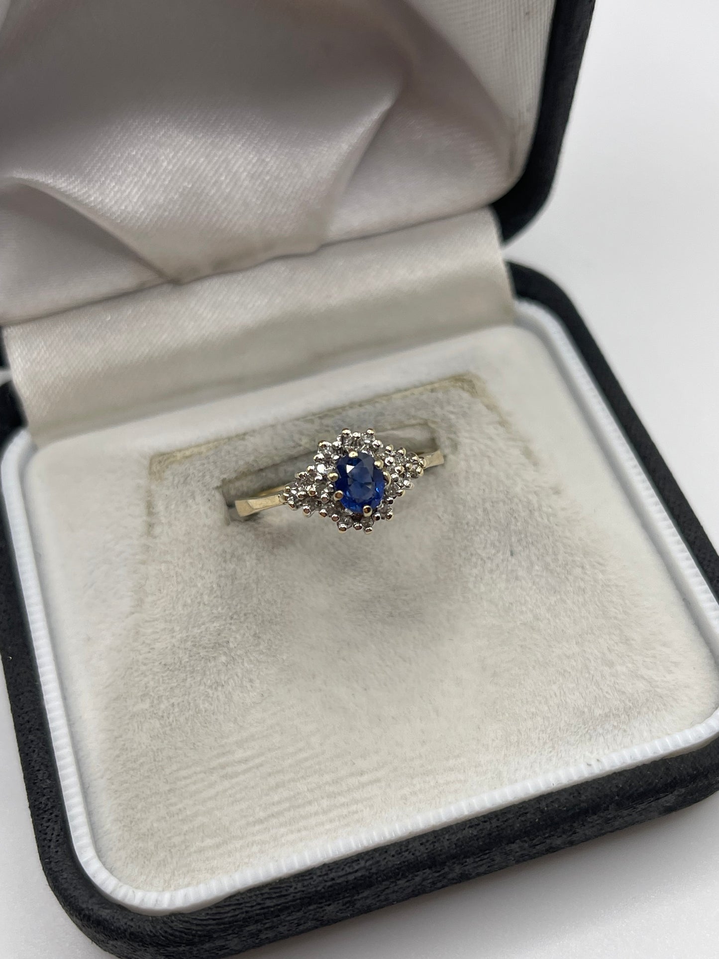 9ct gold sapphire and diamond ring