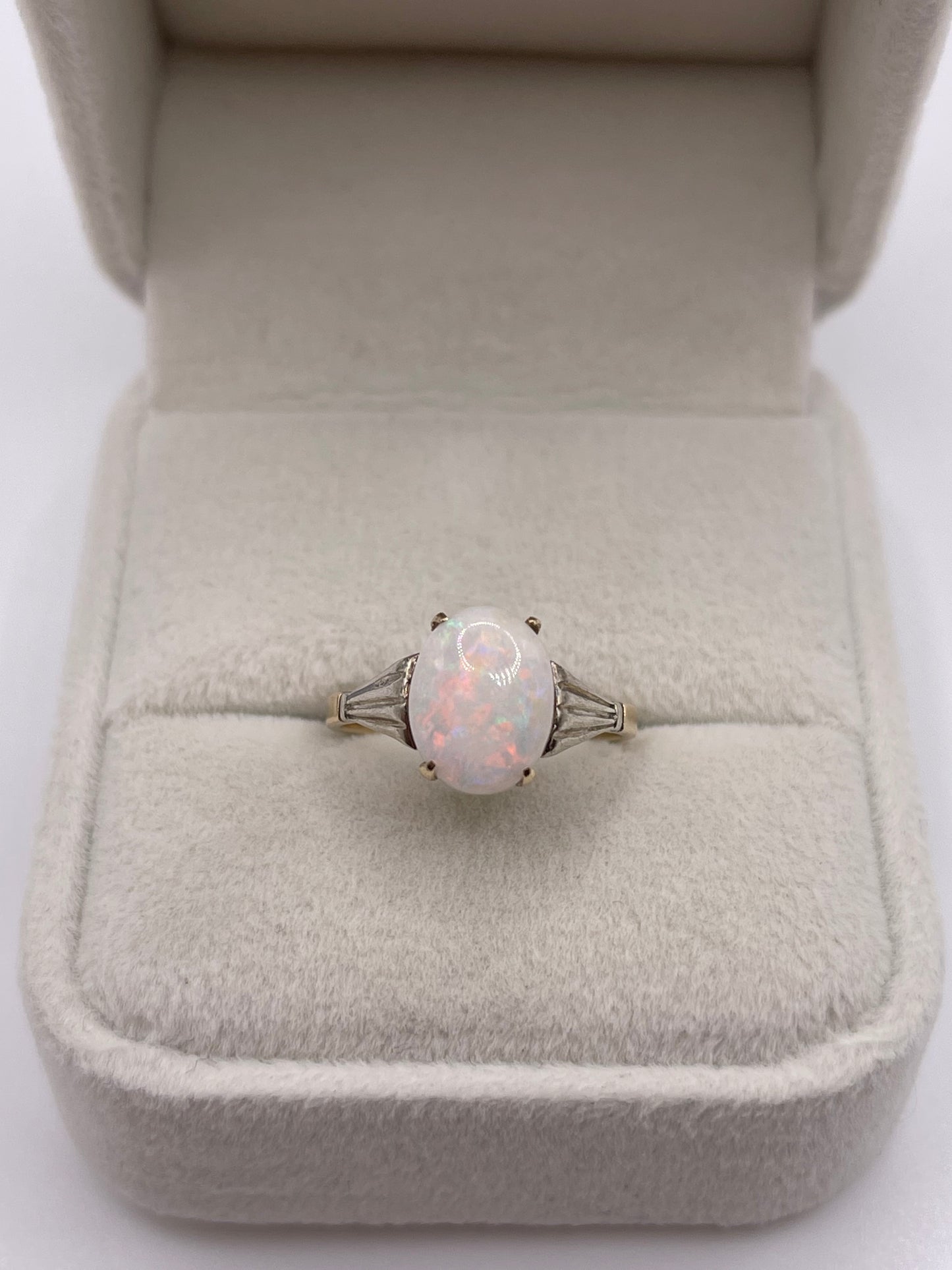 9ct gold opal ring