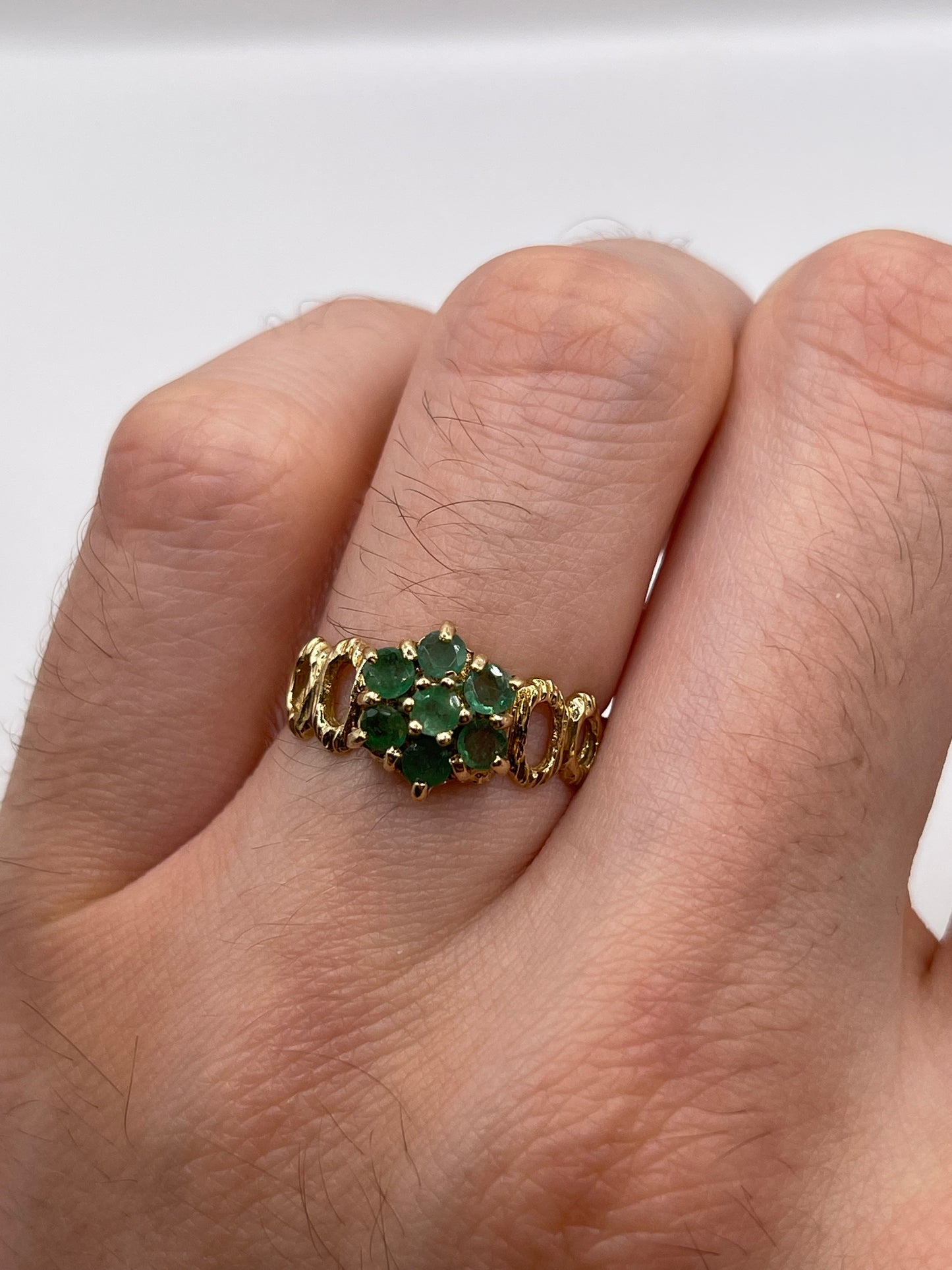 9ct gold emerald cluster ring