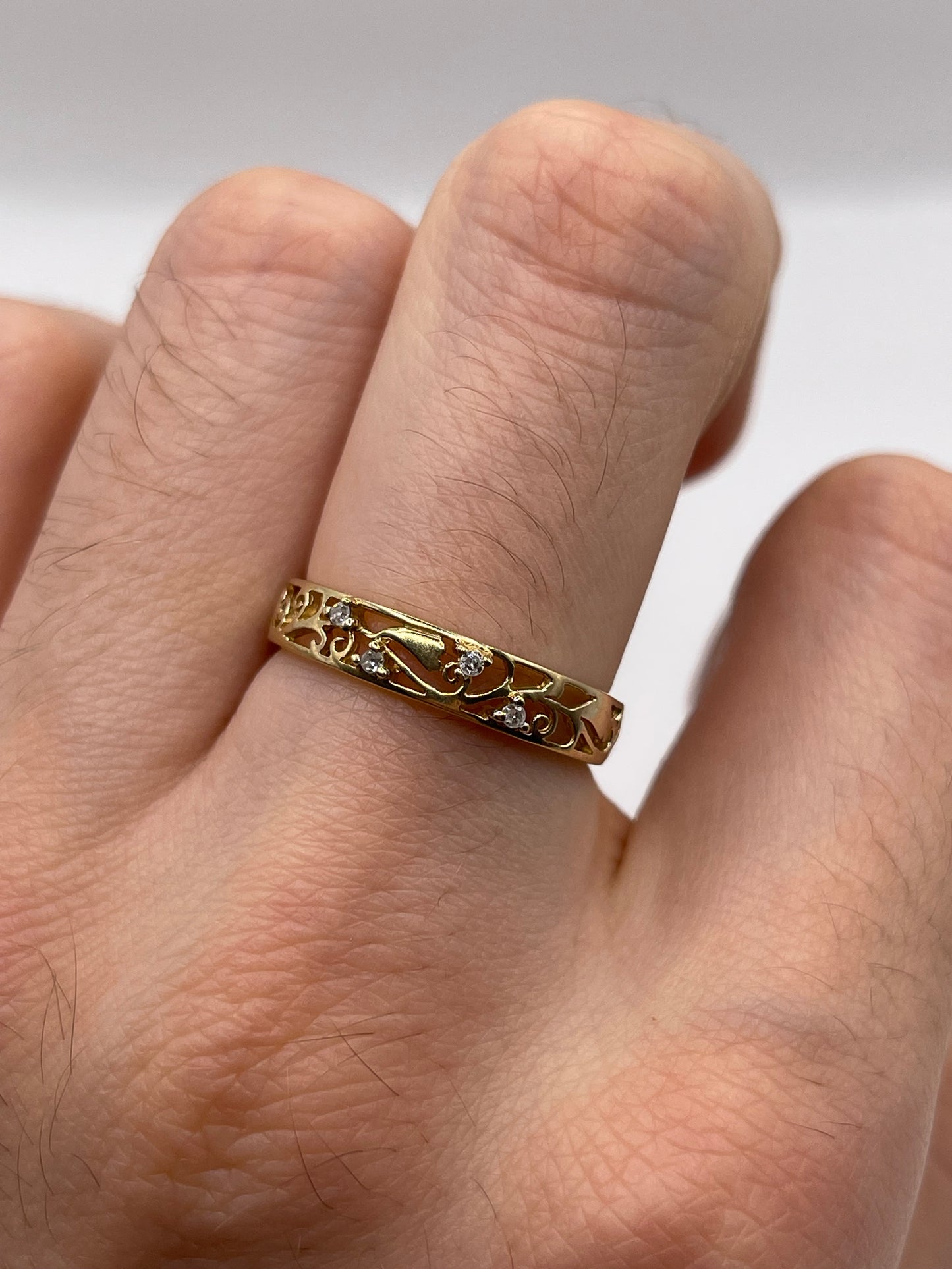 9ct gold diamond ring