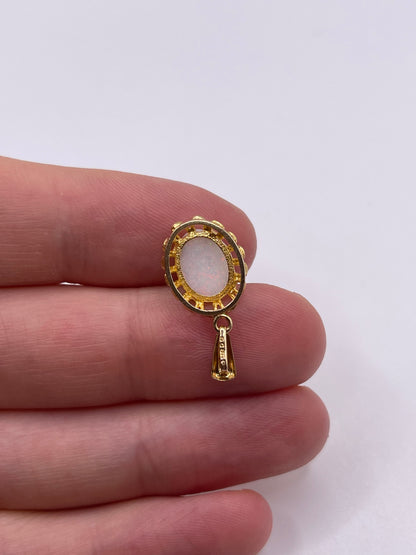9ct gold opal pendant