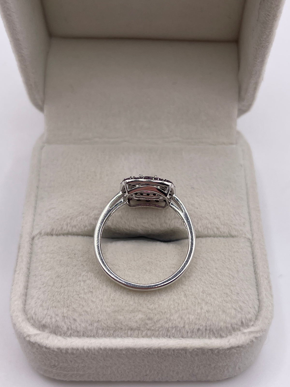 9ct white gold garnet cluster ring