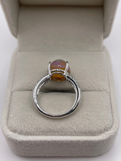 18ct white gold opal and diamond ring