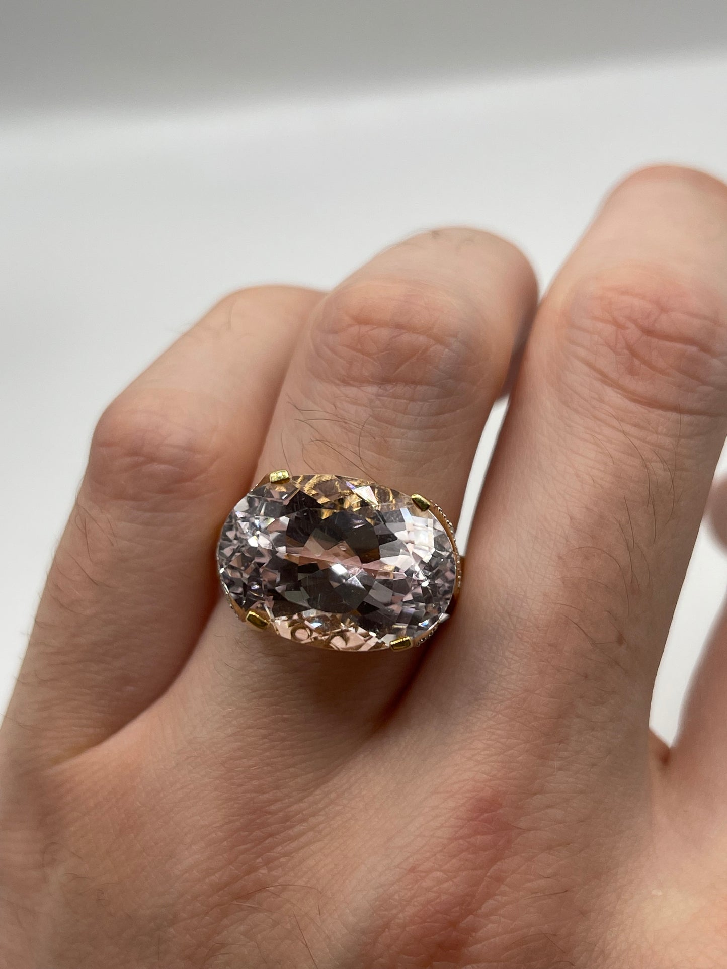 18ct gold kunzite and diamond ring