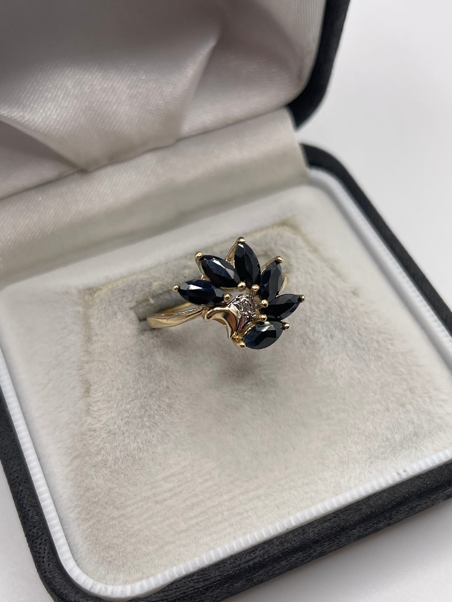 9ct gold sapphire and diamond ring