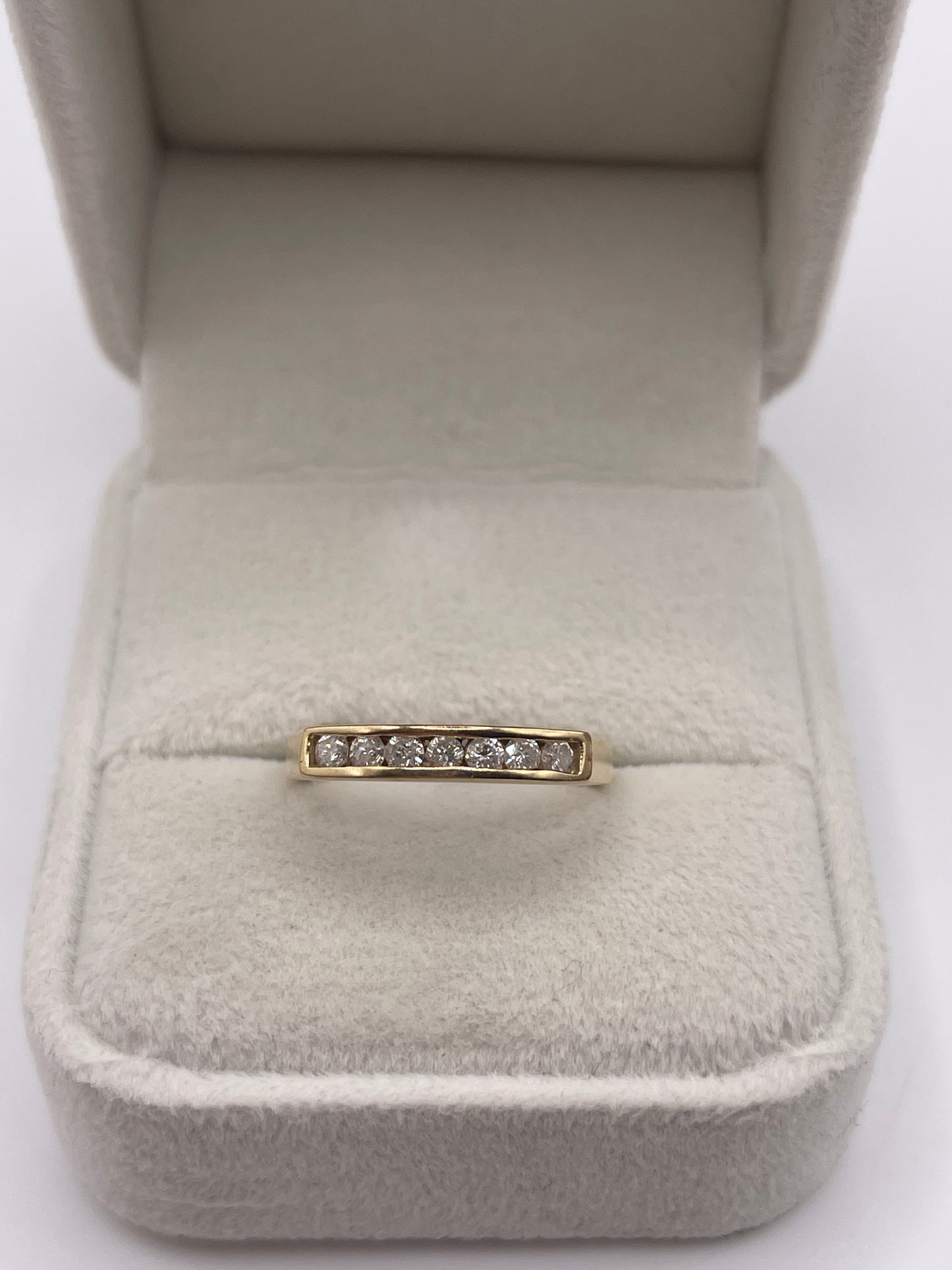 9ct gold diamond ring
