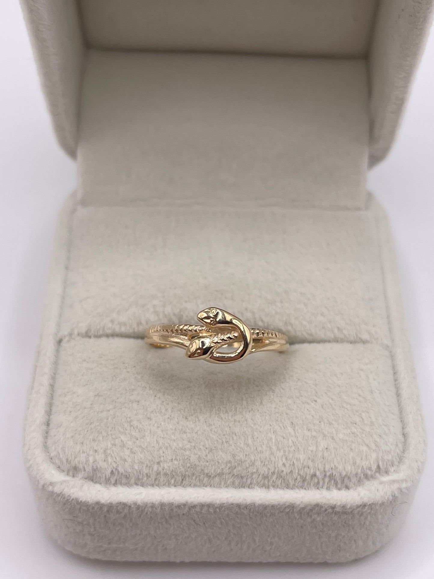 9ct gold snake ring