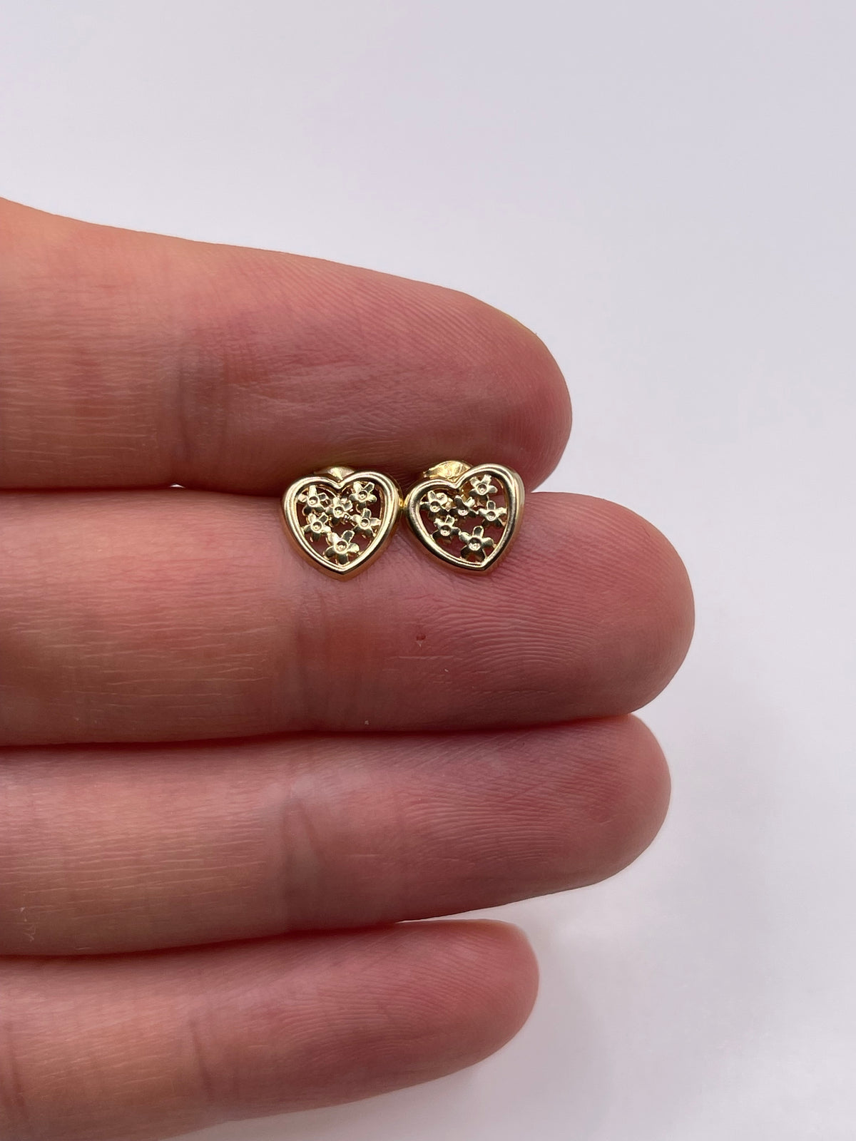 9ct gold heart earrings
