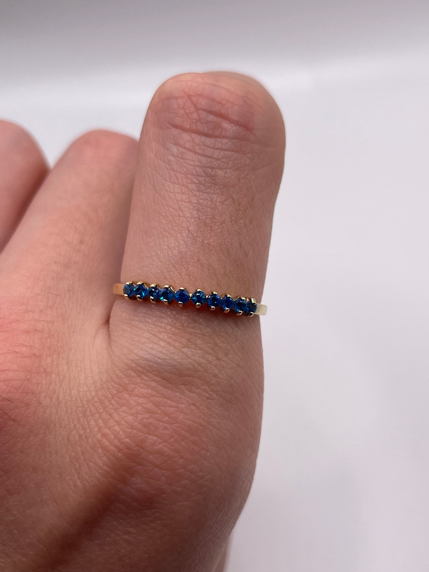 9ct gold blue apatite ring