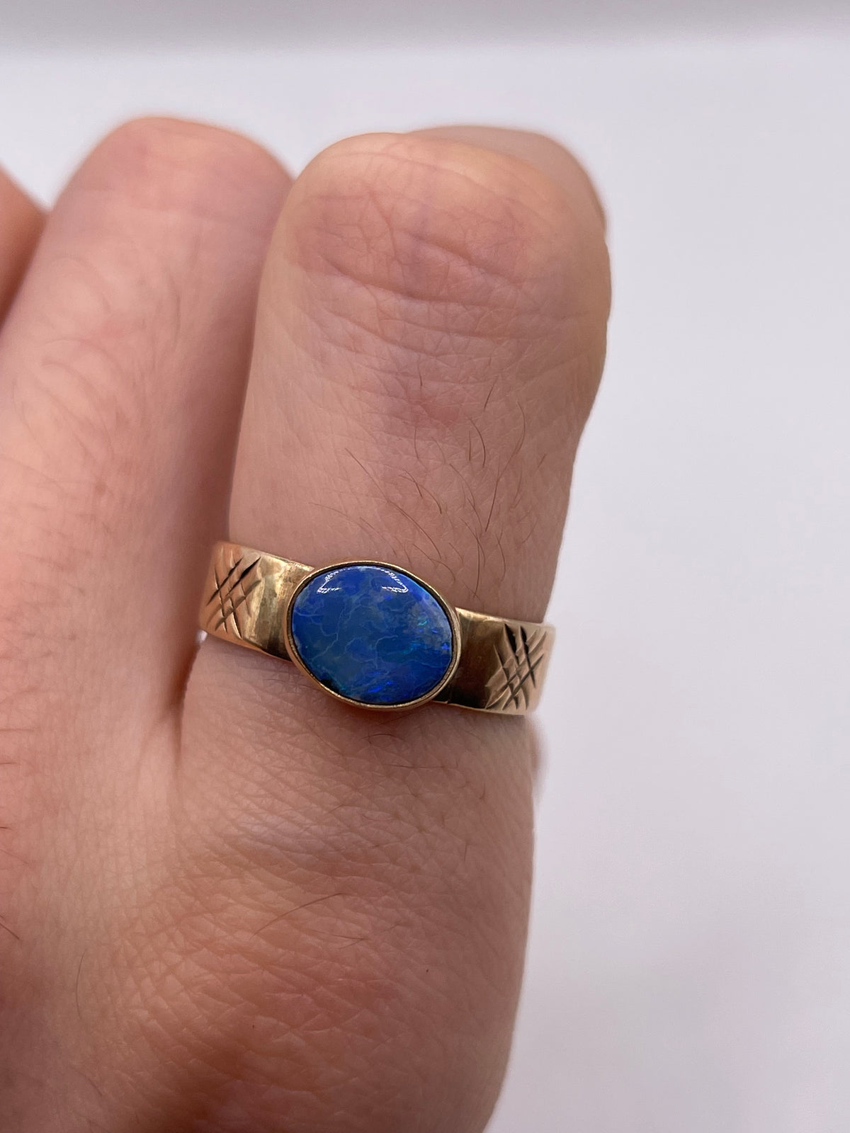 9ct gold opal doublet ring