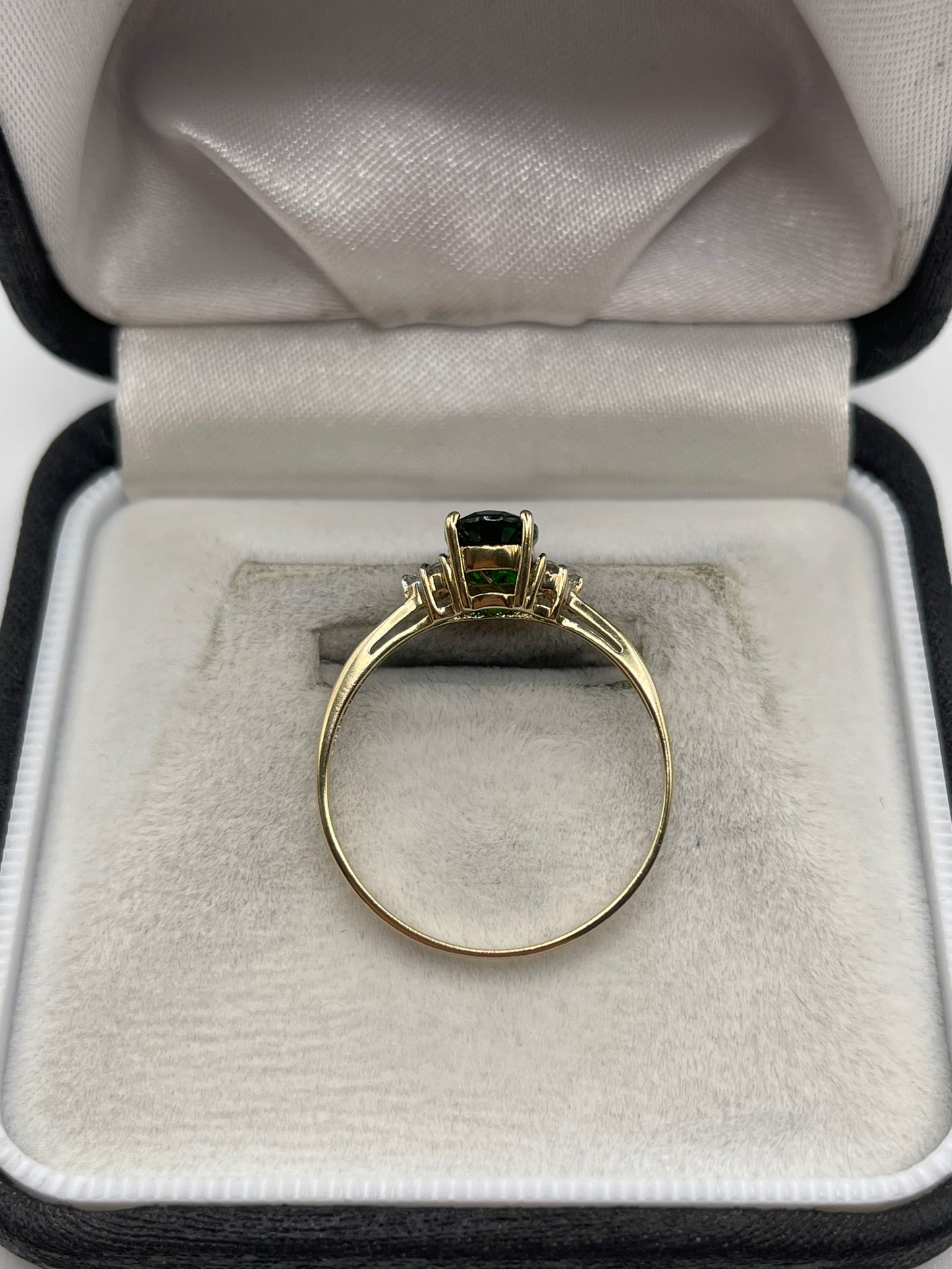 9ct gold diopside and zircon ring