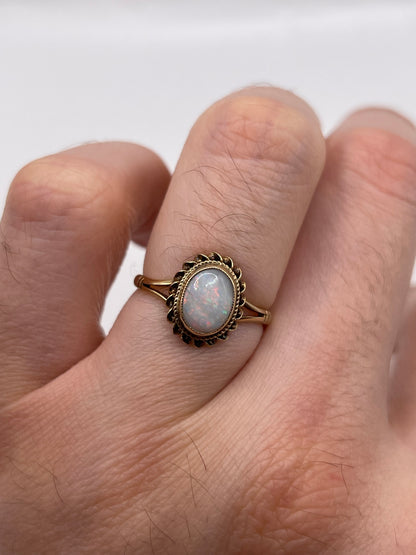 9ct gold opal ring