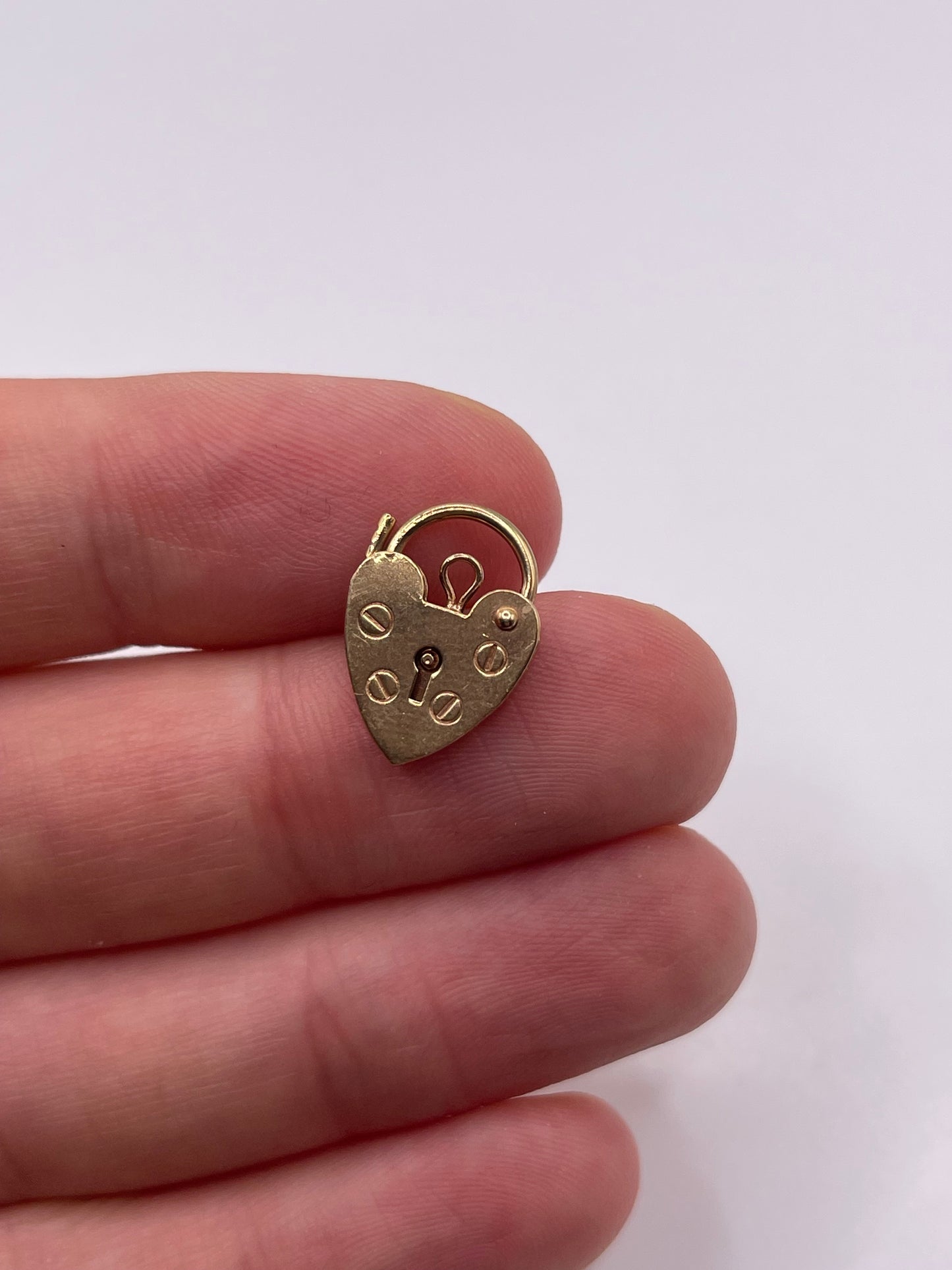 9ct gold padlock 10