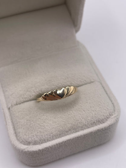 9ct gold heart ring