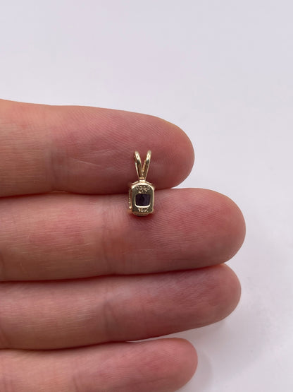 9ct gold iolite pendant