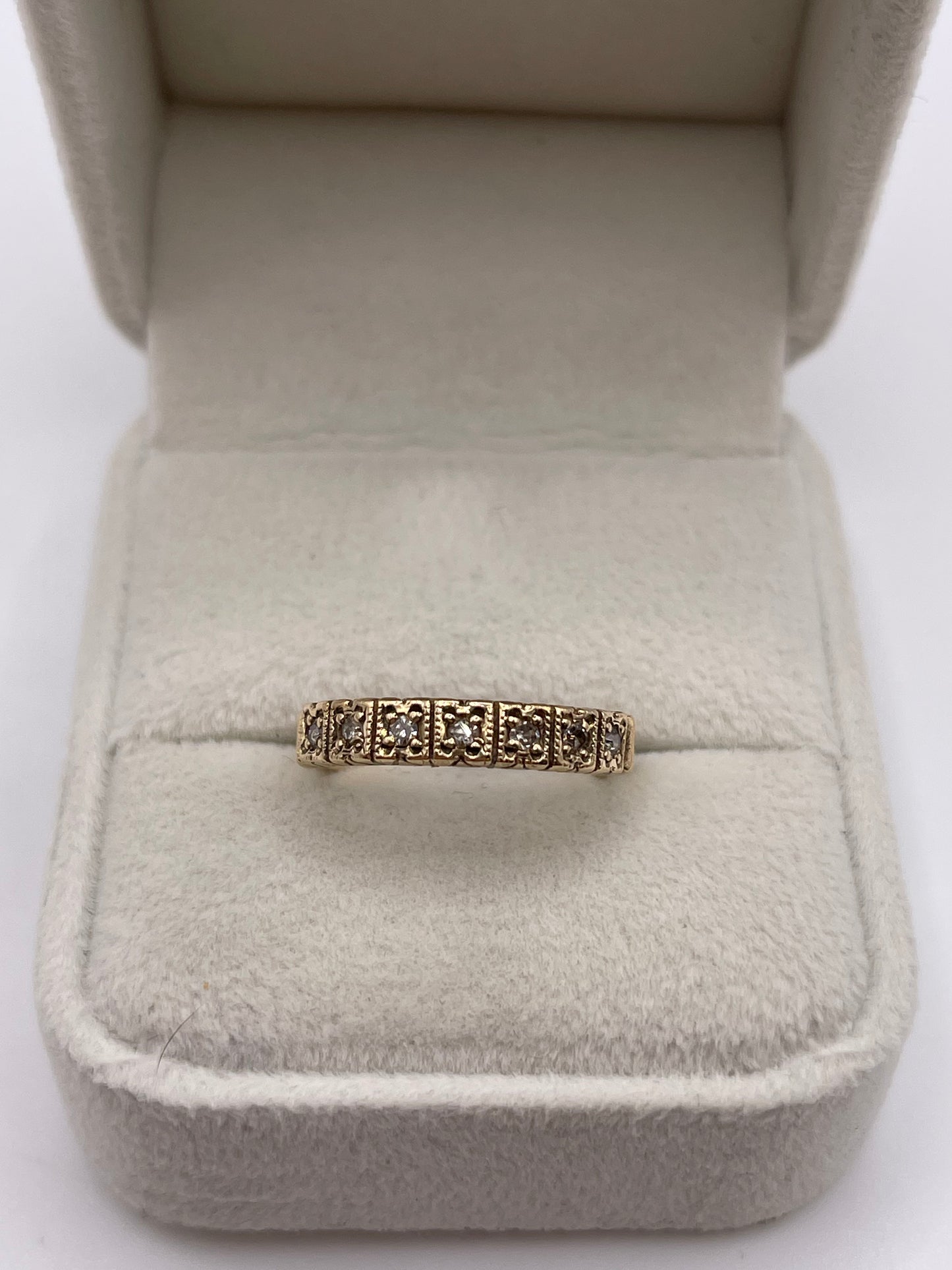 9ct gold diamond ring