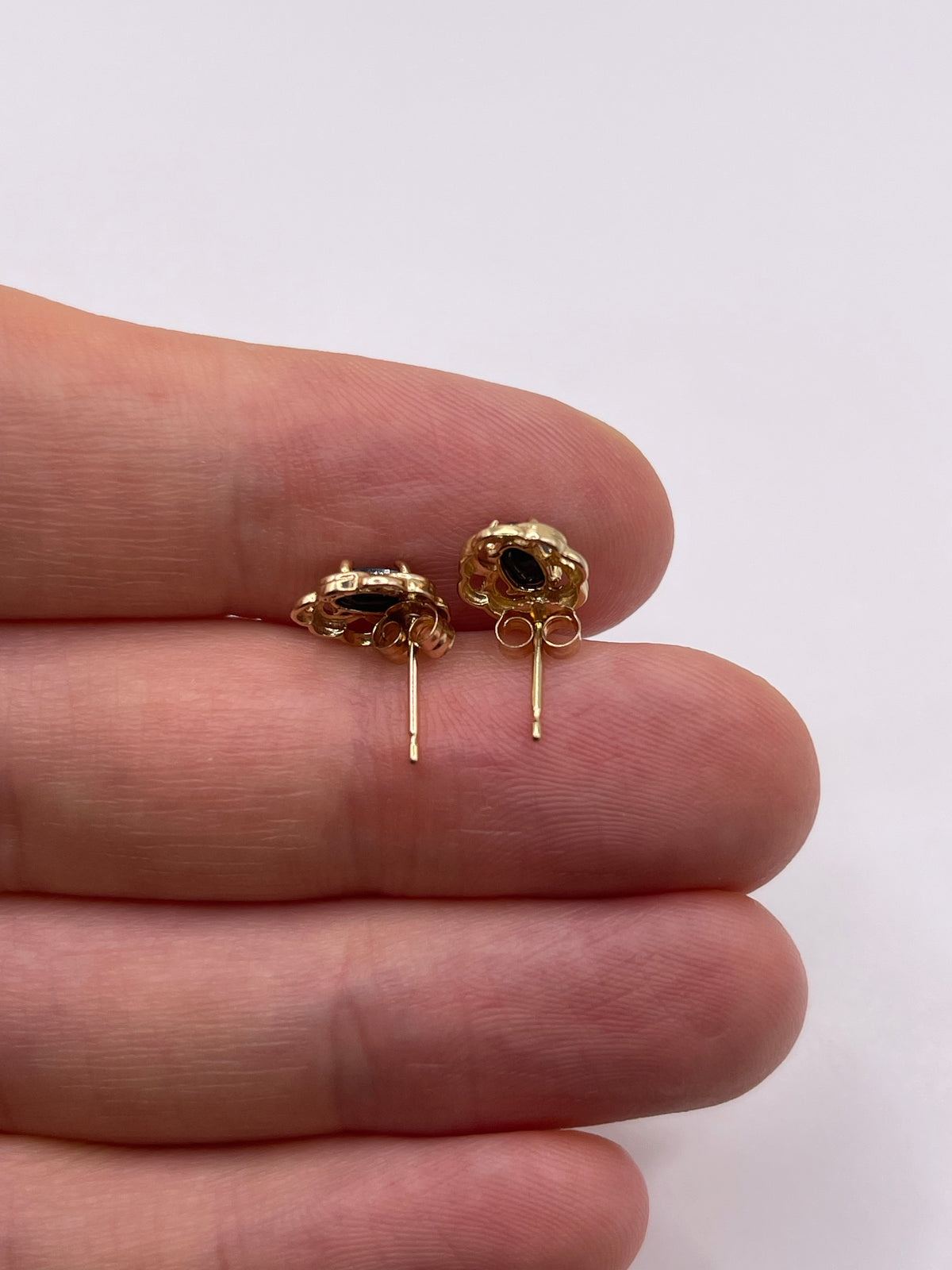 9ct gold sapphire earrings