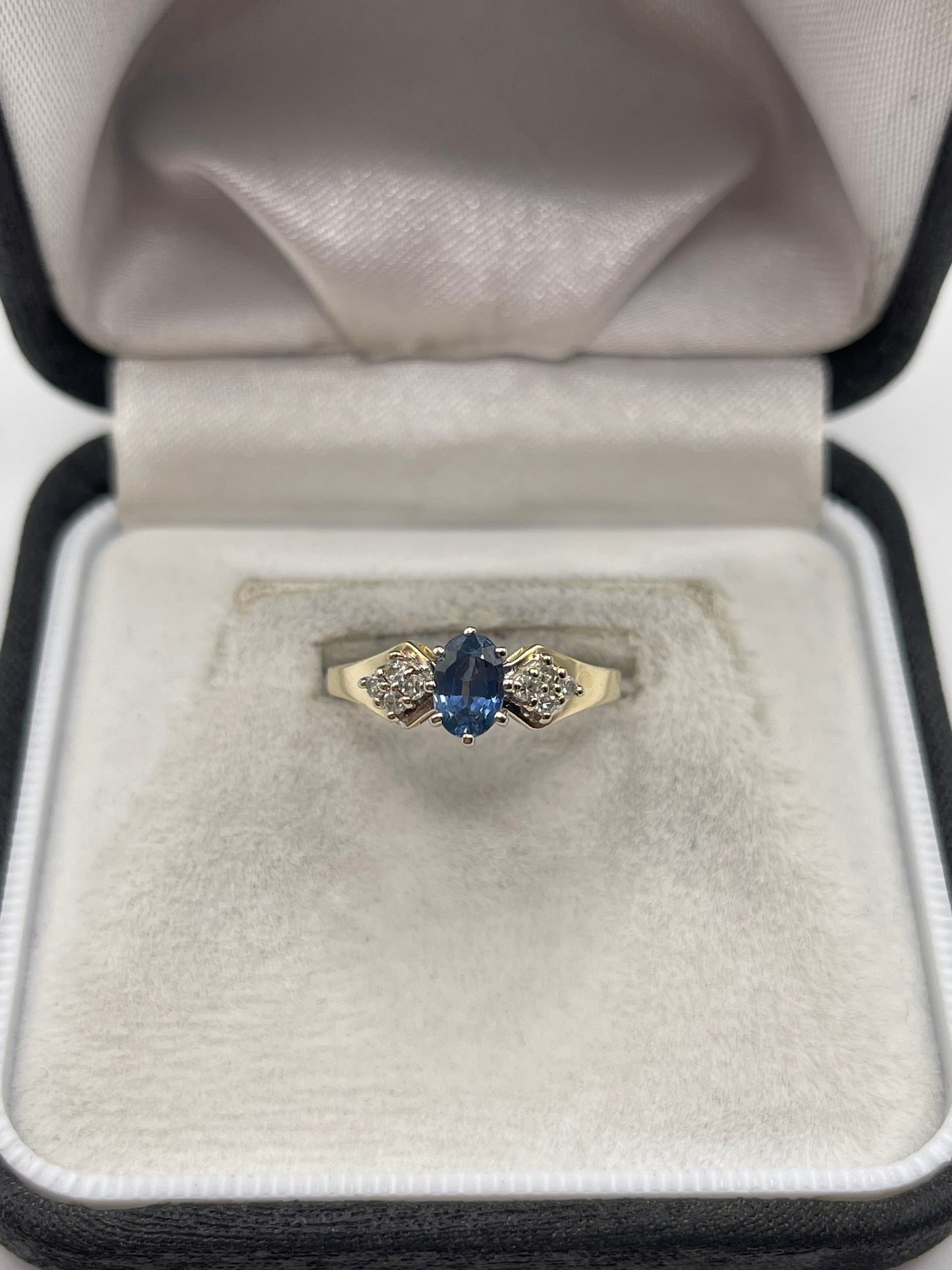 9ct gold sapphire and diamond ring