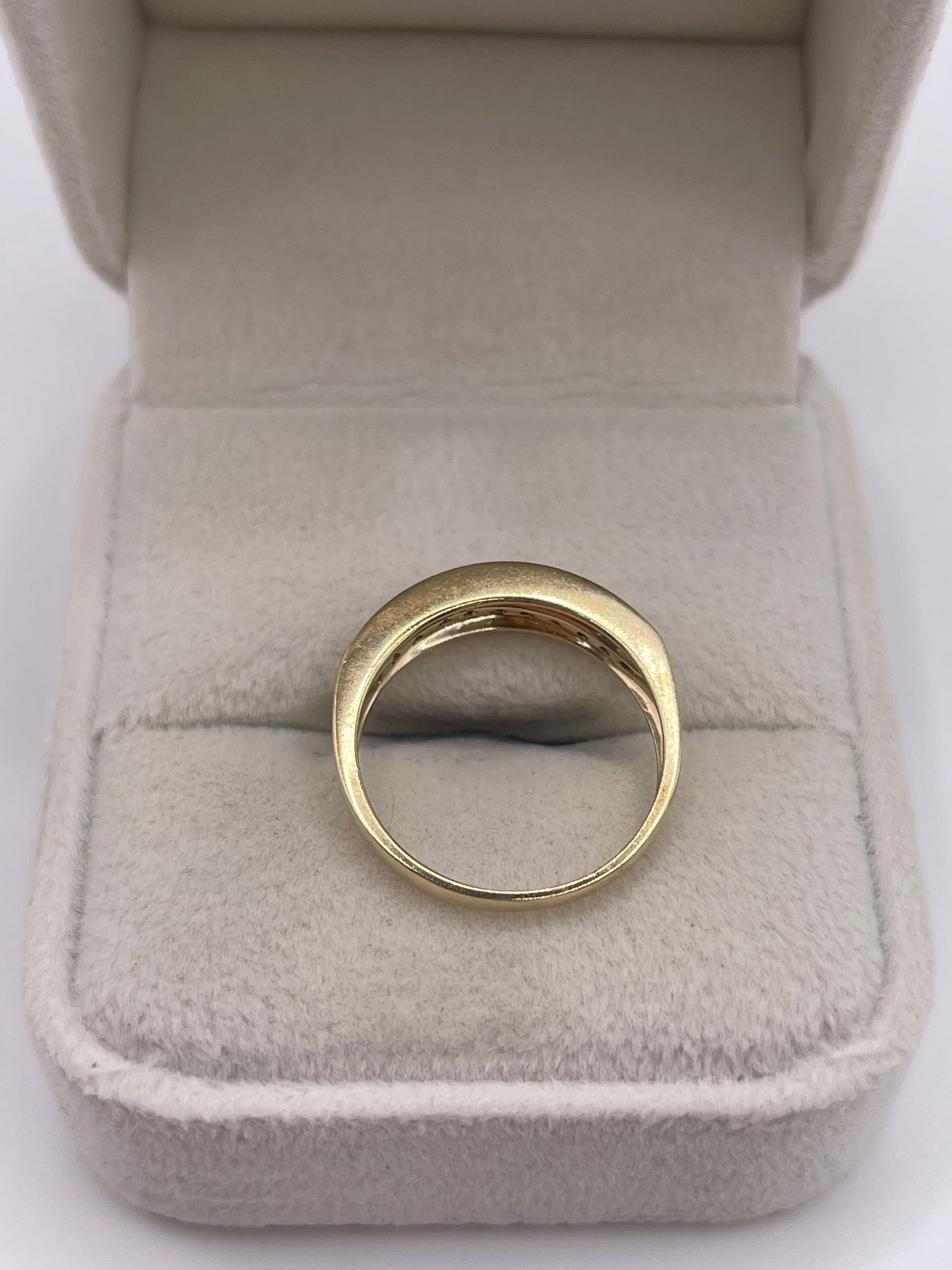 9ct gold diamond ring