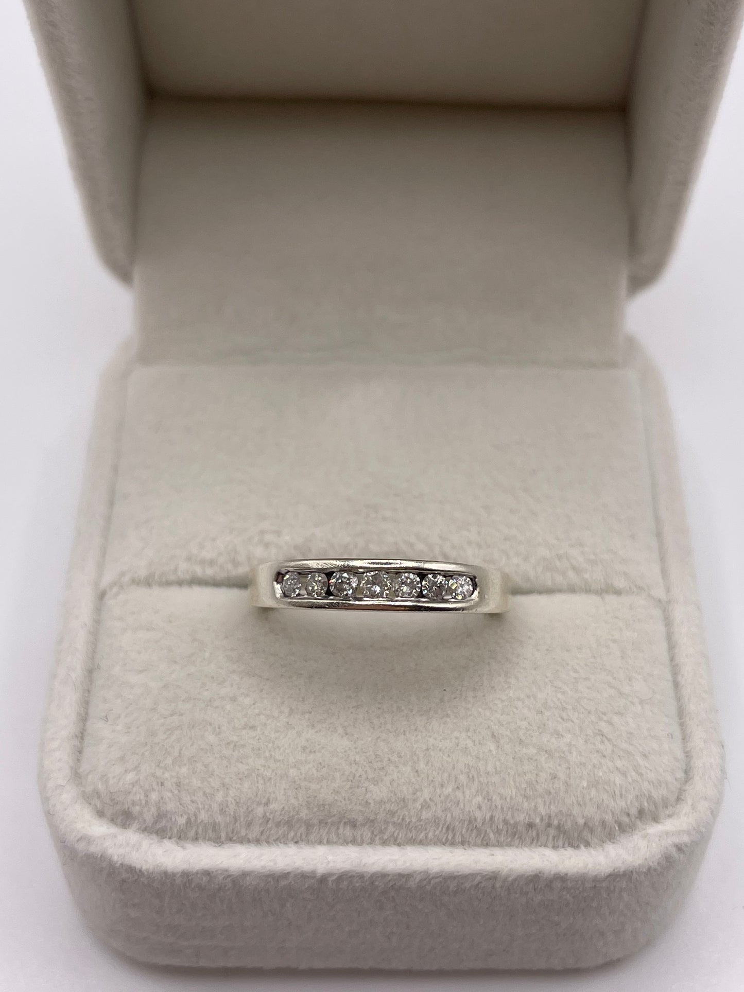9ct white gold diamond ring