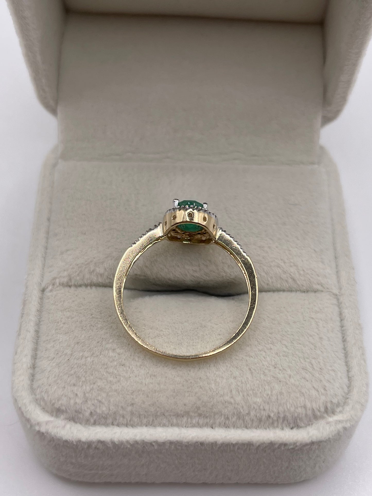 9ct gold emerald and diamond ring