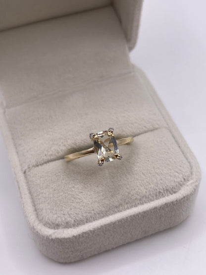 9ct gold quartz and diamond ring