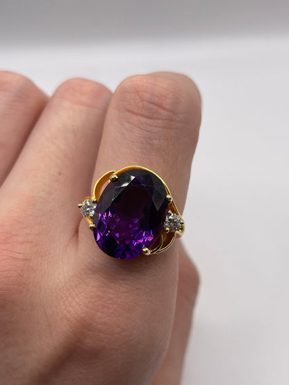 18ct gold amethyst and diamond ring