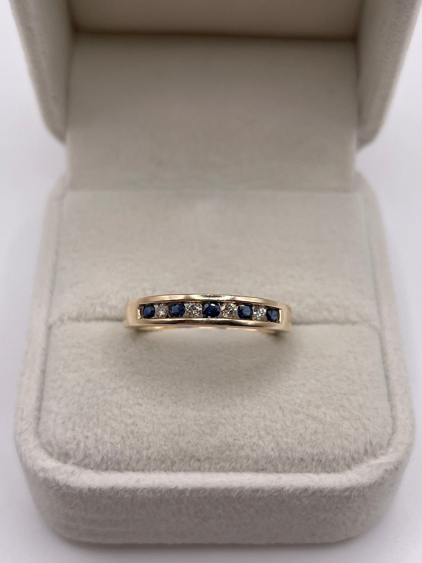 9ct gold sapphire and diamond ring