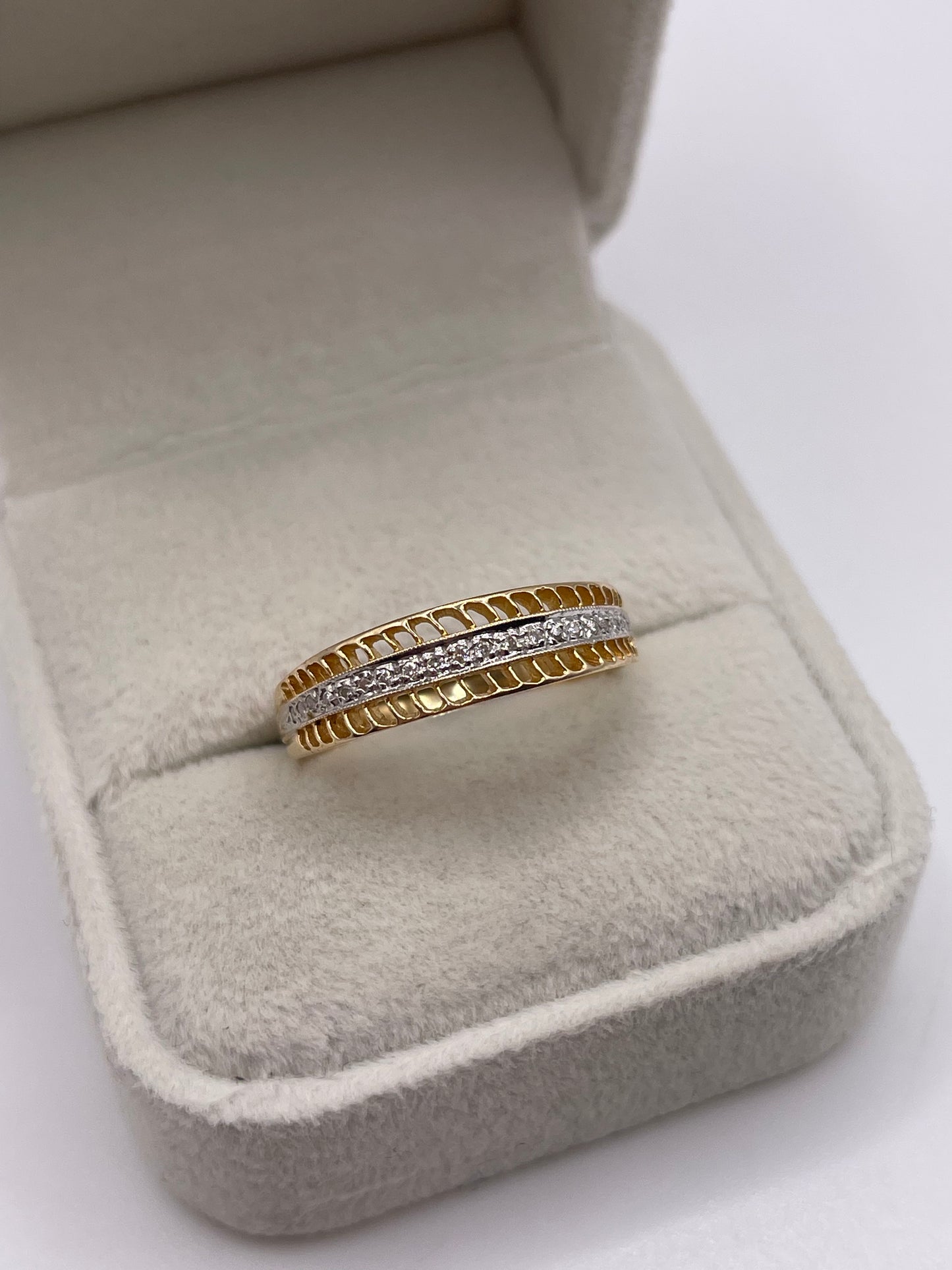 14ct gold diamond ring