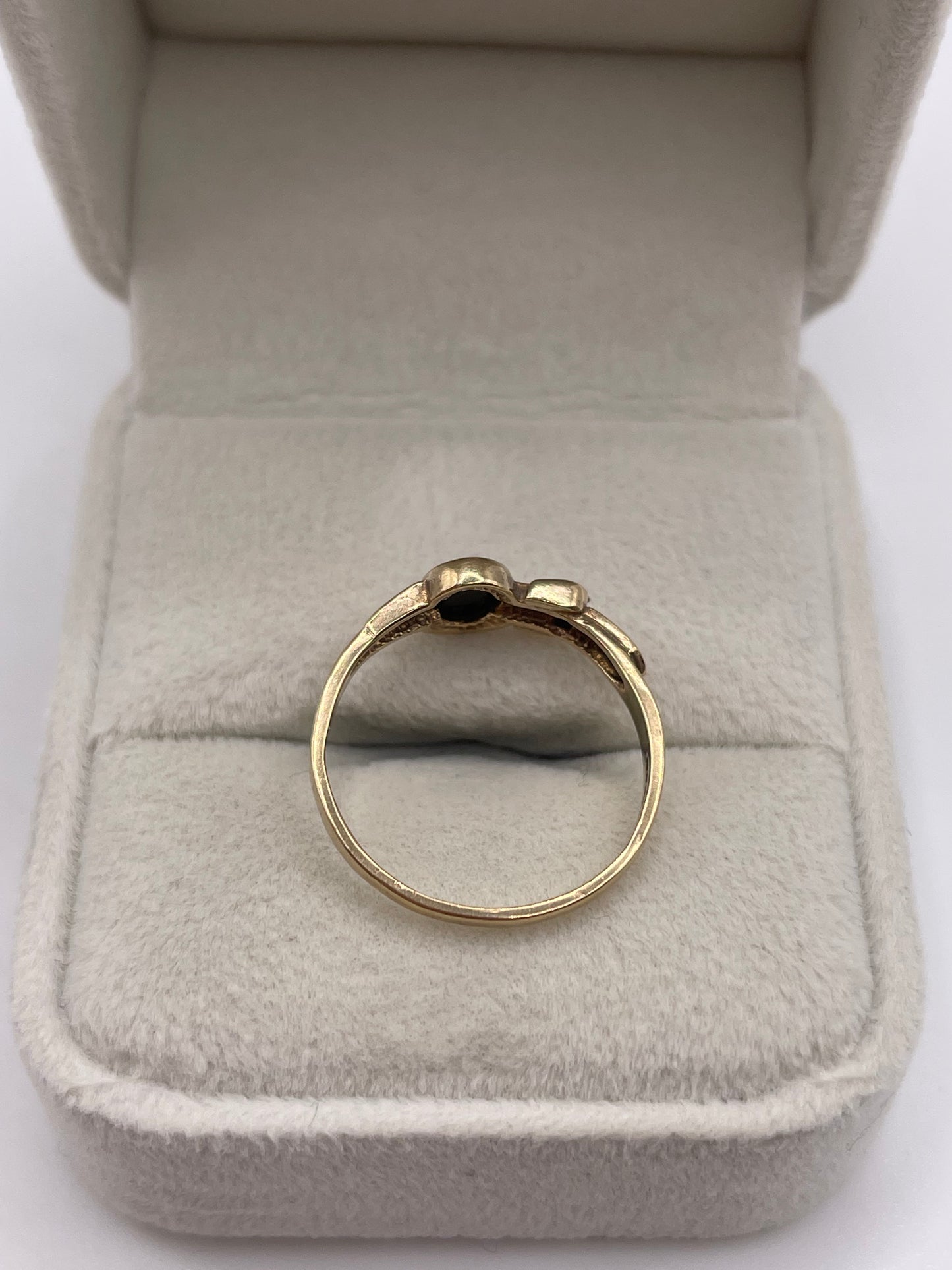 9ct gold onyx buckle ring