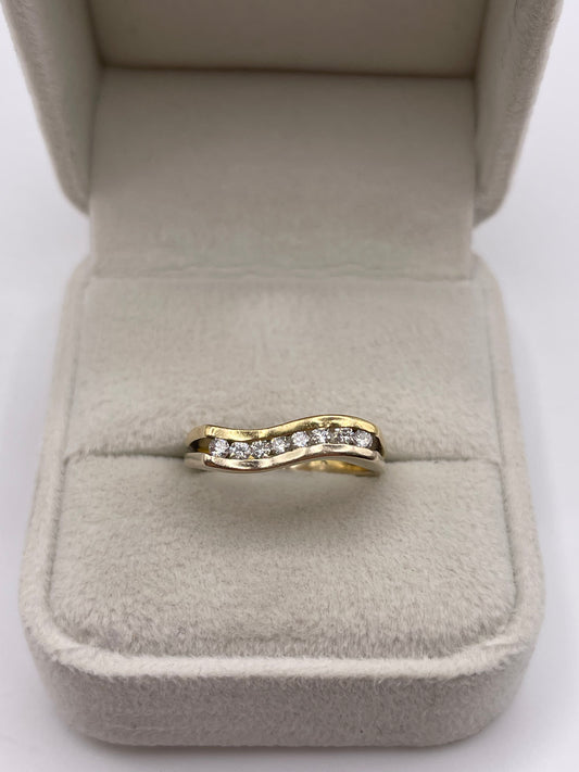 18ct two tone gold diamond ring