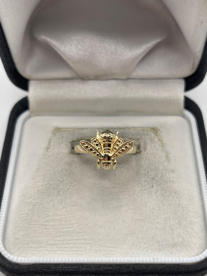 9ct gold bee ring