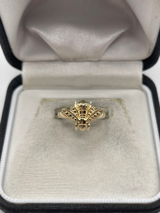 9ct gold bee ring