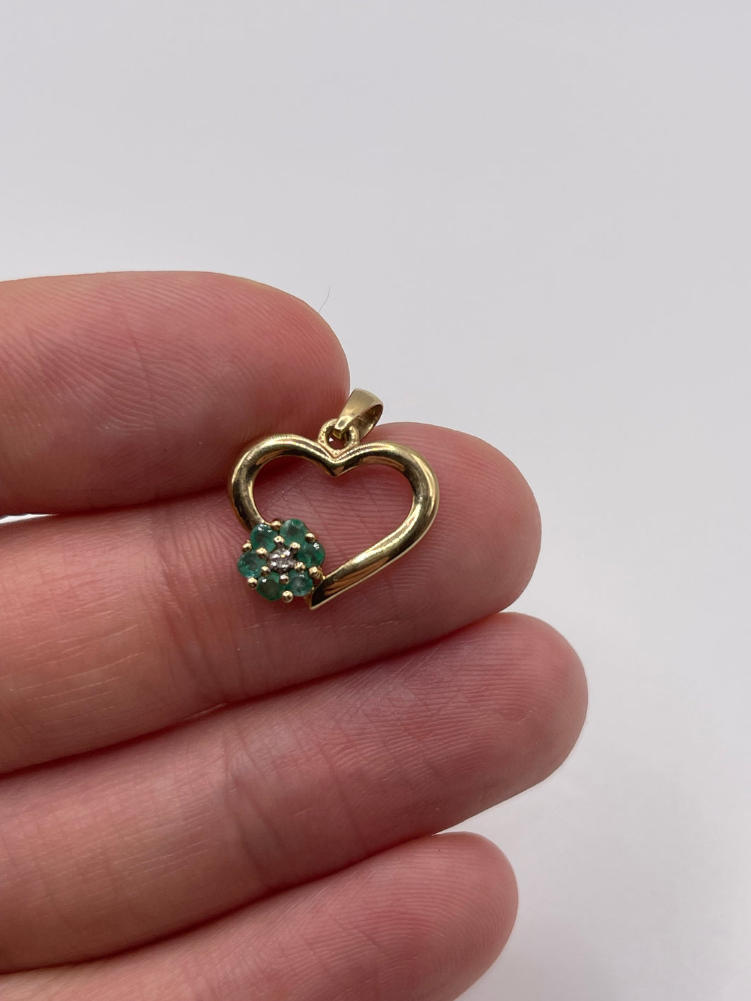 9ct gold emerald and diamond pendant