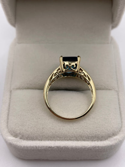 9ct gold London blue topaz and diamond ring