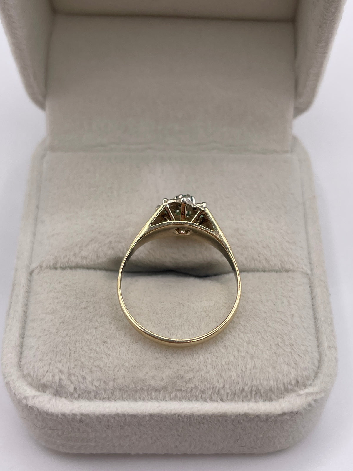 9ct gold emerald and diamond ring