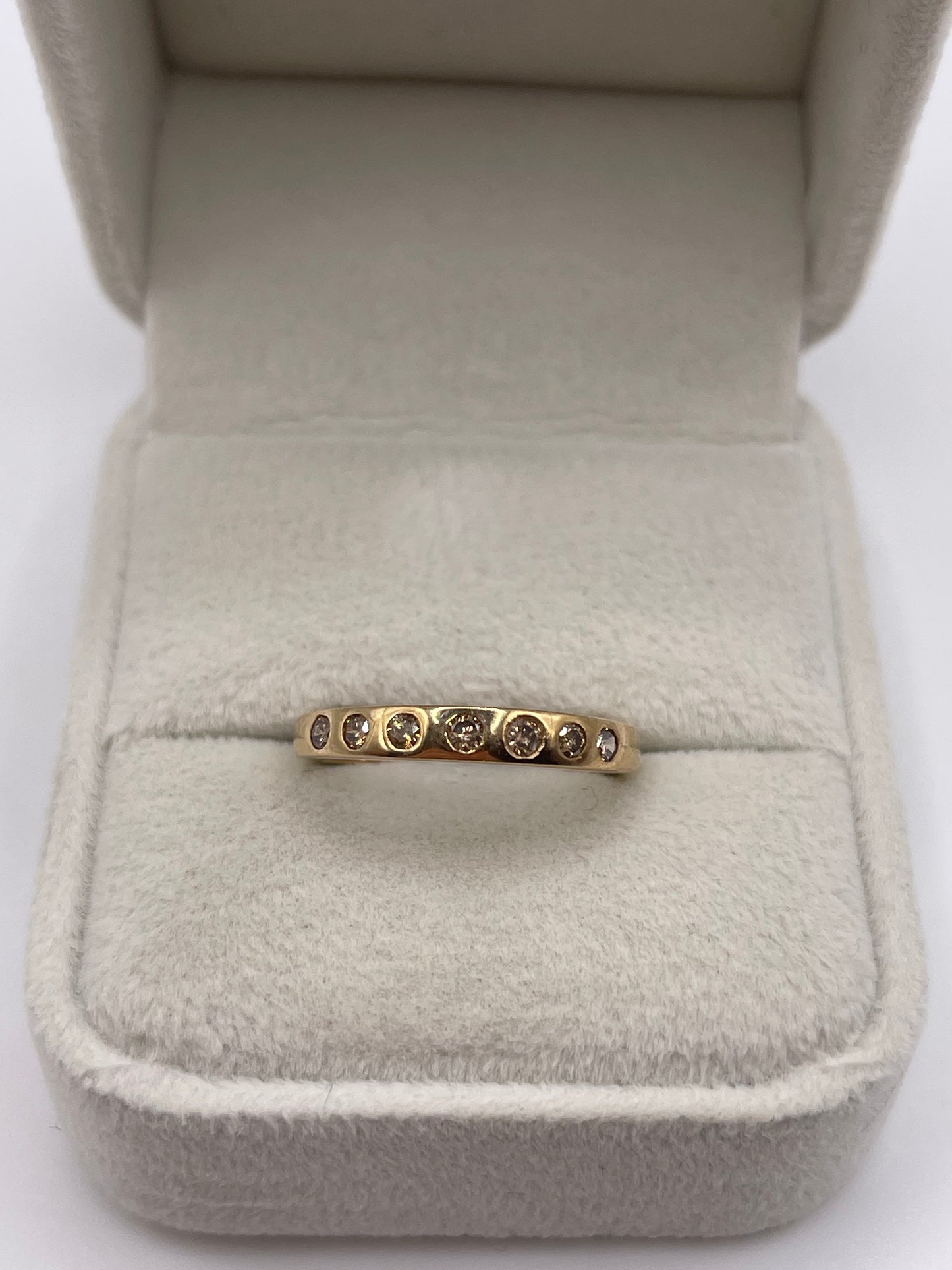 9ct gold diamond ring
