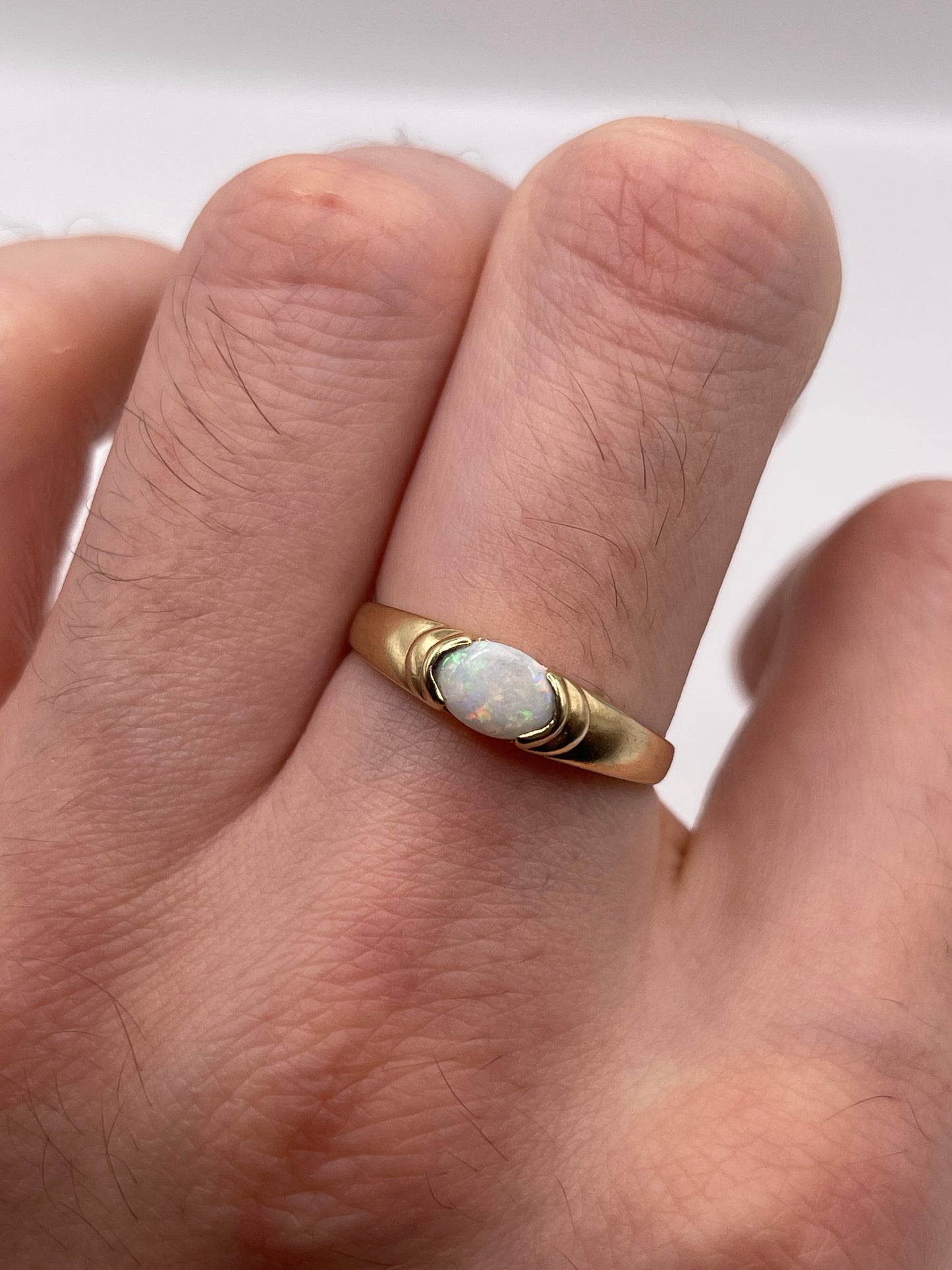 9ct gold opal ring