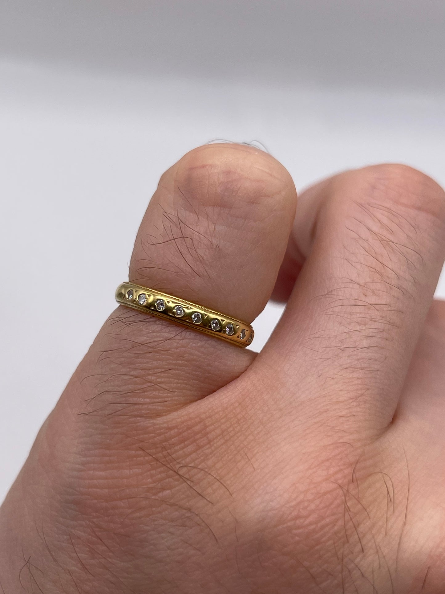 18ct gold point diamond ring