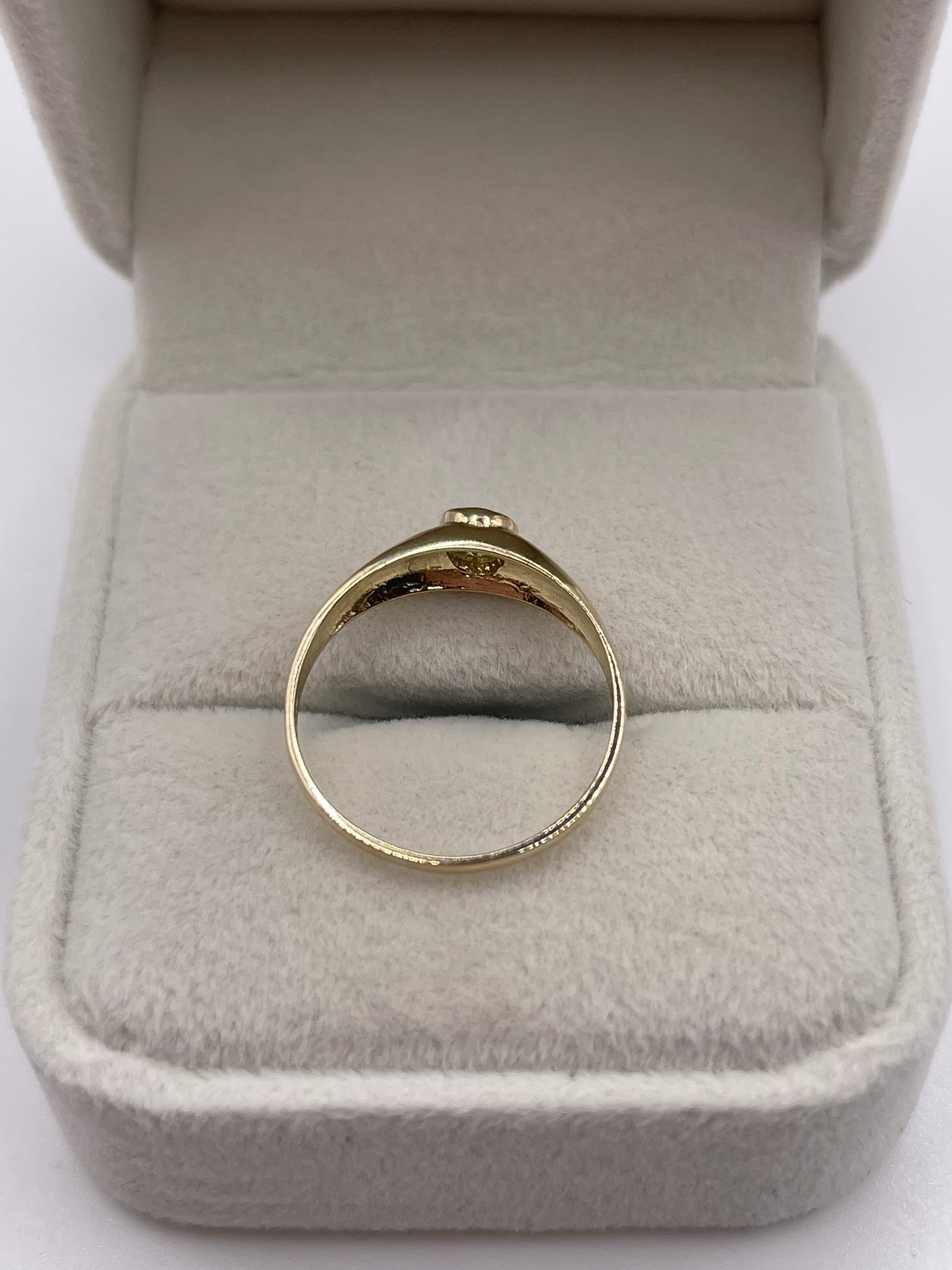 9ct gold peridot gypsy ring