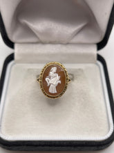Load image into Gallery viewer, Unusual 9ct gold cameo ring
