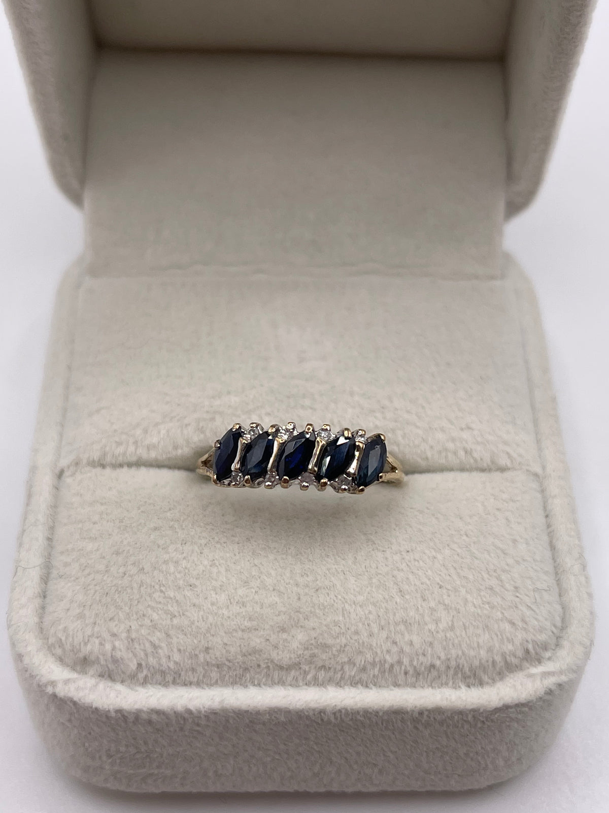 9ct gold sapphire and diamond ring