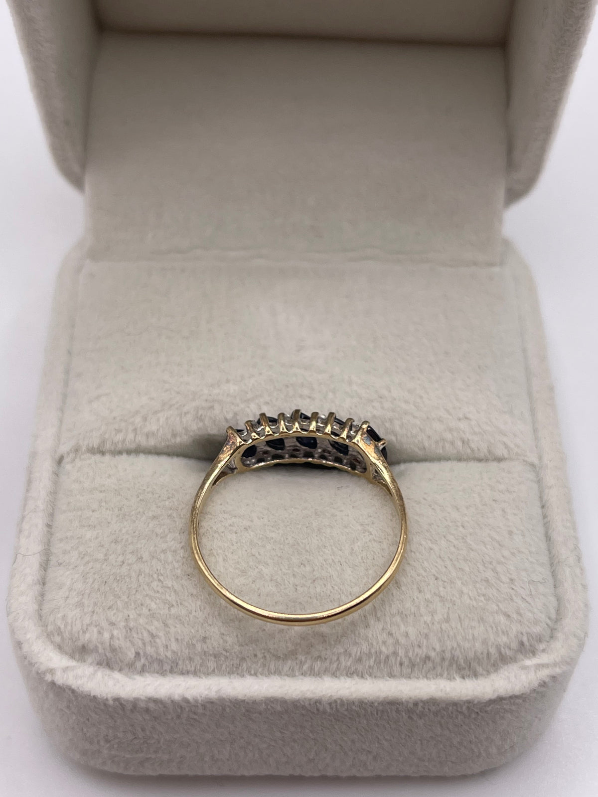 9ct gold sapphire and diamond ring