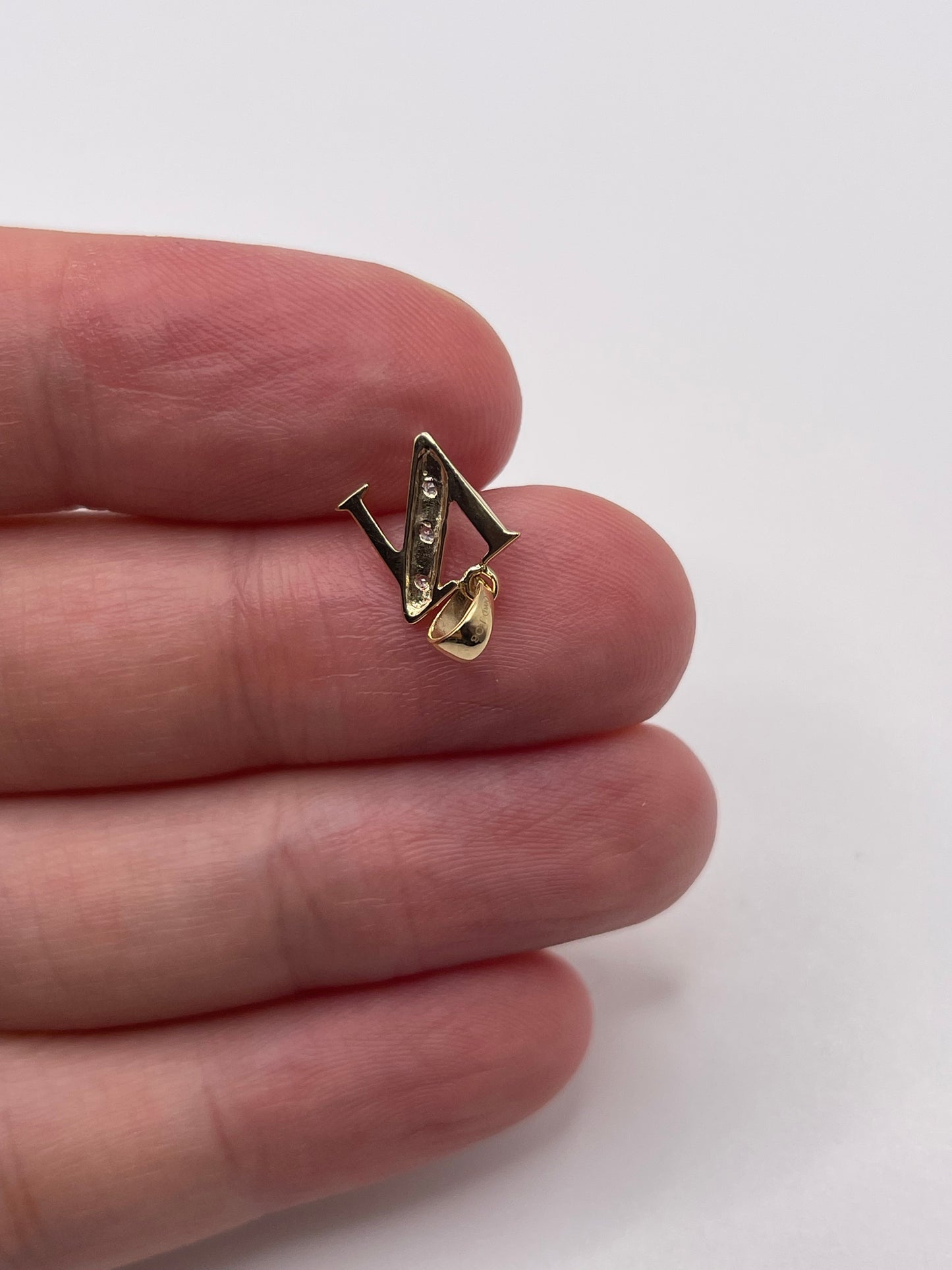 9ct gold diamond initial N pendant