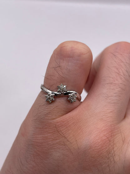 18ct white gold diamond cluster ring