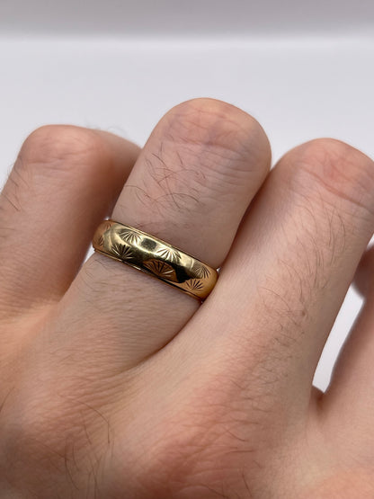 9ct gold patterned band
